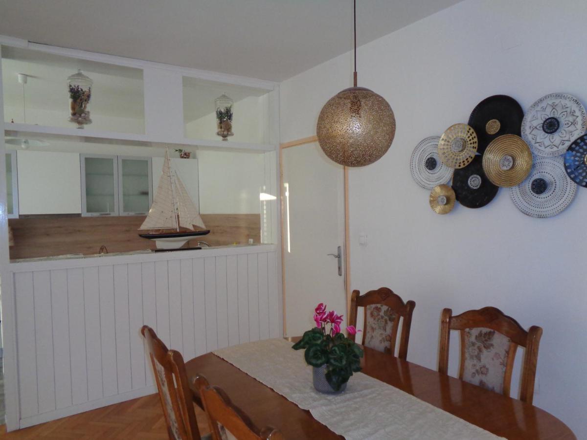 Apartments Miki 2 Novalja Eksteriør bilde
