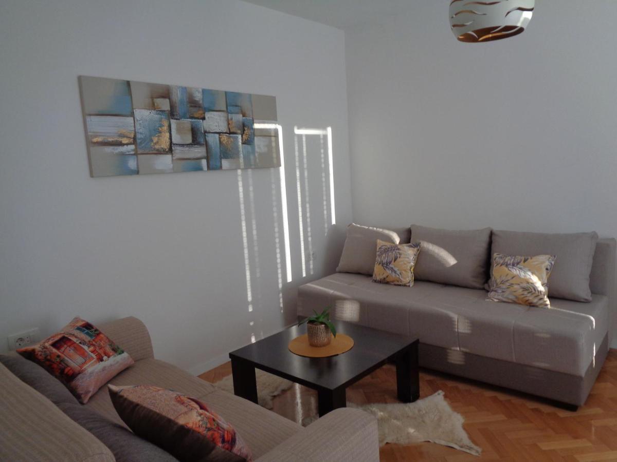 Apartments Miki 2 Novalja Eksteriør bilde