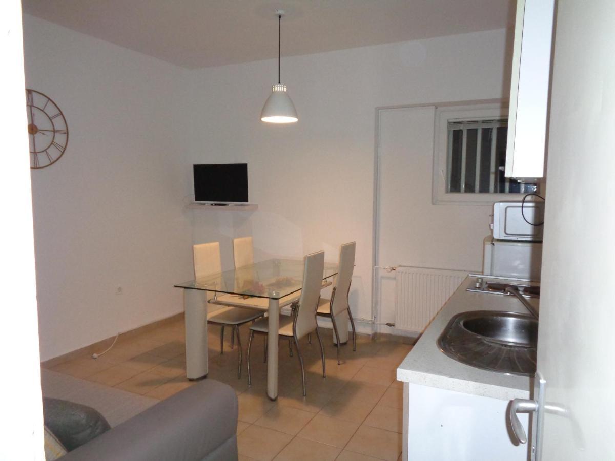 Apartments Miki 2 Novalja Eksteriør bilde