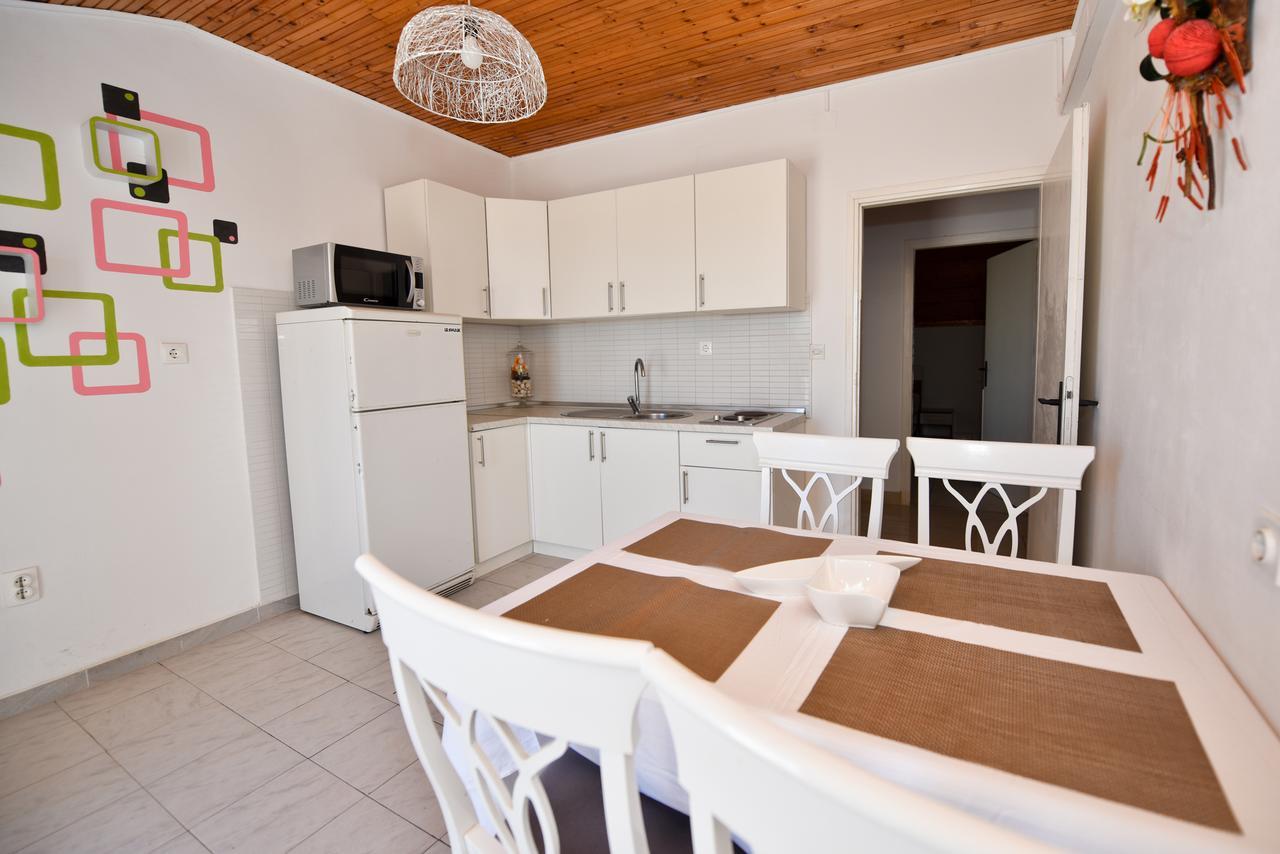 Apartments Miki 2 Novalja Eksteriør bilde