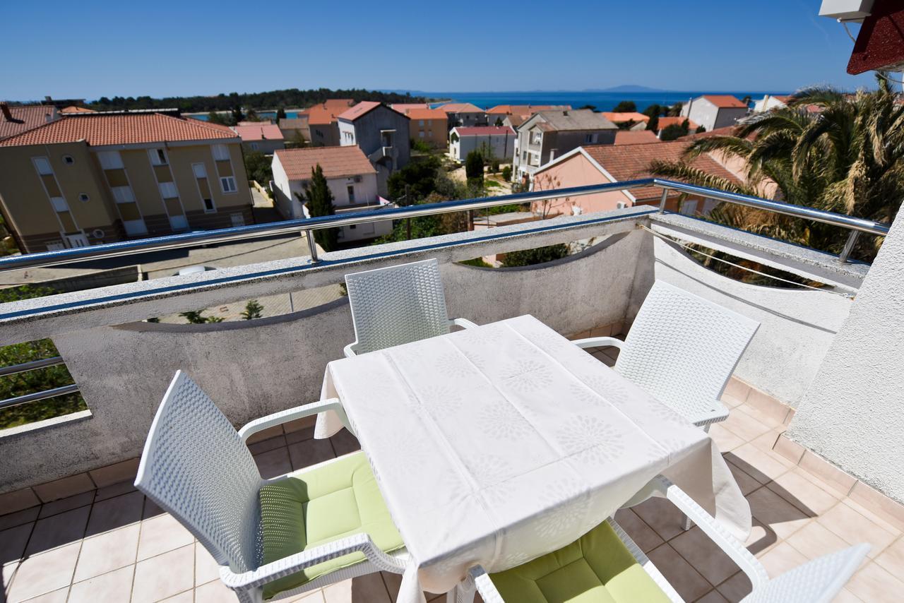 Apartments Miki 2 Novalja Eksteriør bilde