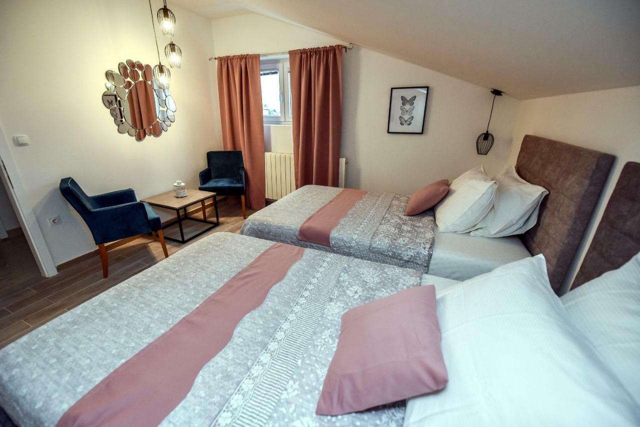 Apartments Miki 2 Novalja Eksteriør bilde