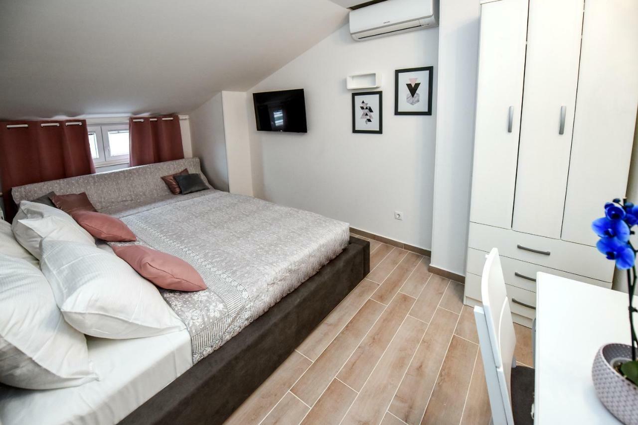 Apartments Miki 2 Novalja Eksteriør bilde